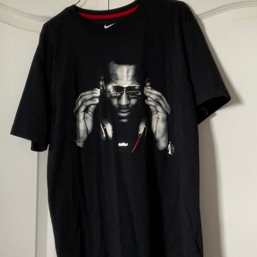 Men’s Lebron James dri fit tshirt